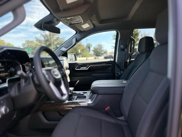 Photo of 2026 Onyx Black GMC Sierra 1500