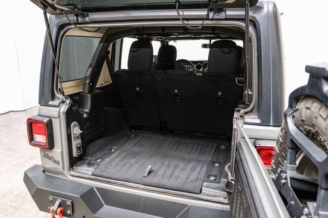 Photo of 2019 Gray Jeep Wrangler Unlimited