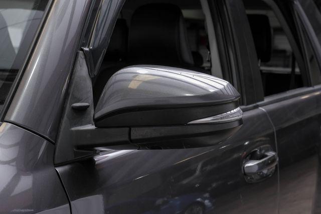 Photo of 2016 Gray Toyota 4Runner