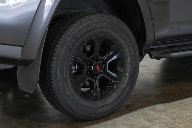 Photo of 2016 Gray Toyota 4Runner