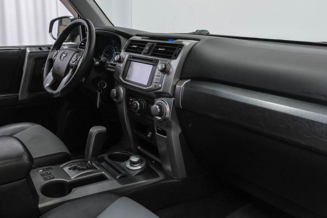 Photo of 2016 Gray Toyota 4Runner