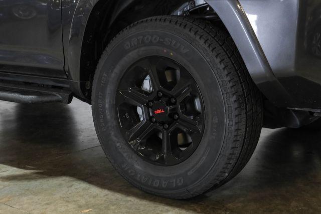 Photo of 2016 Gray Toyota 4Runner