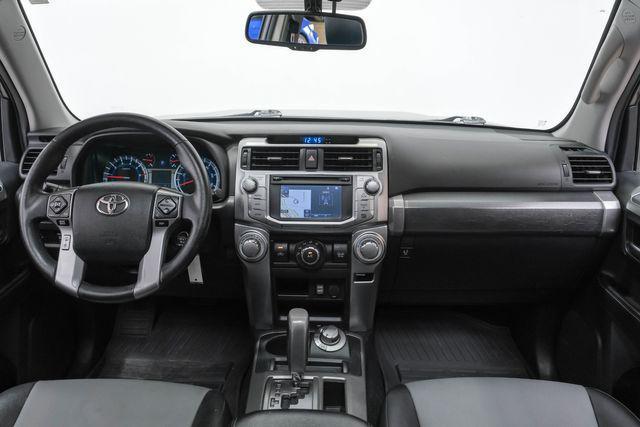 Photo of 2016 Gray Toyota 4Runner