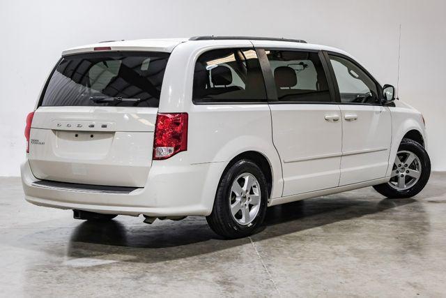Photo of 2012 White Dodge Grand Caravan