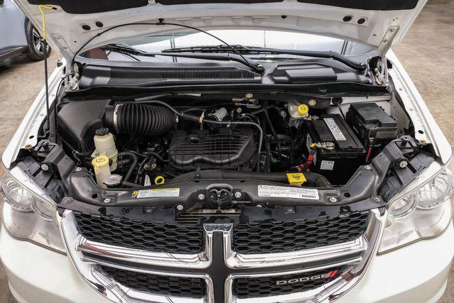 Photo of 2012 White Dodge Grand Caravan