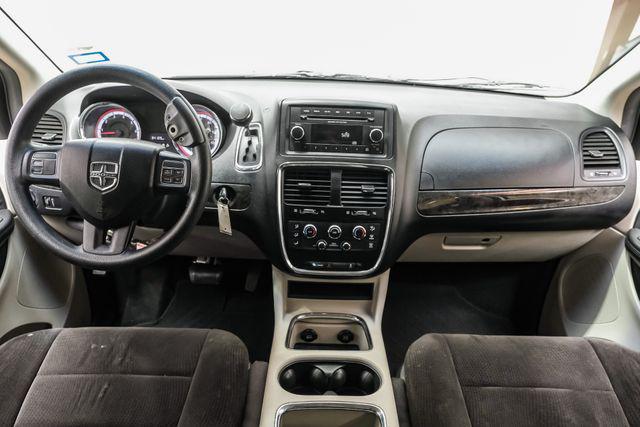 Photo of 2012 White Dodge Grand Caravan
