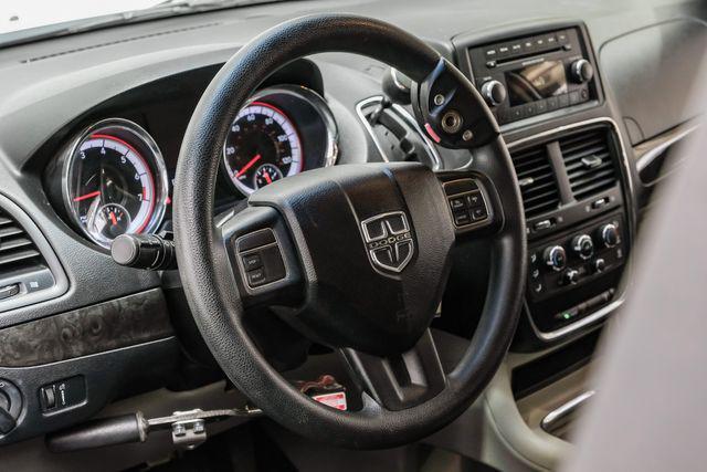 Photo of 2012 White Dodge Grand Caravan