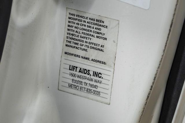 Photo of 2012 White Dodge Grand Caravan