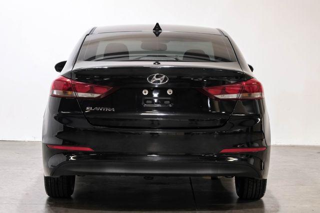Photo of 2018 Black Hyundai ELANTRA