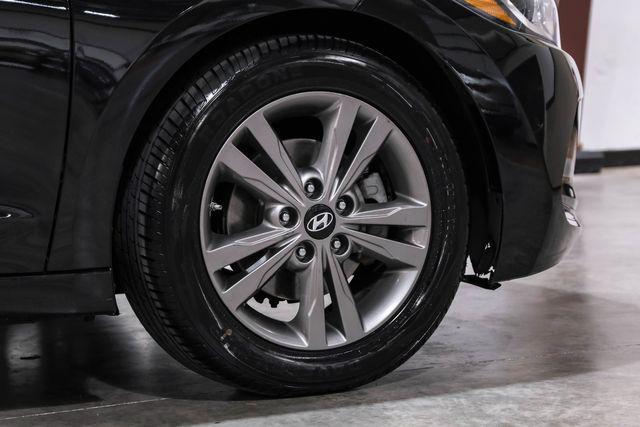 Photo of 2018 Black Hyundai ELANTRA