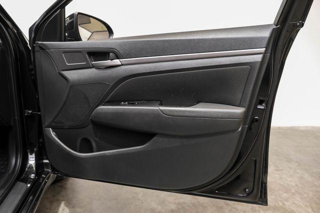 Photo of 2018 Black Hyundai ELANTRA