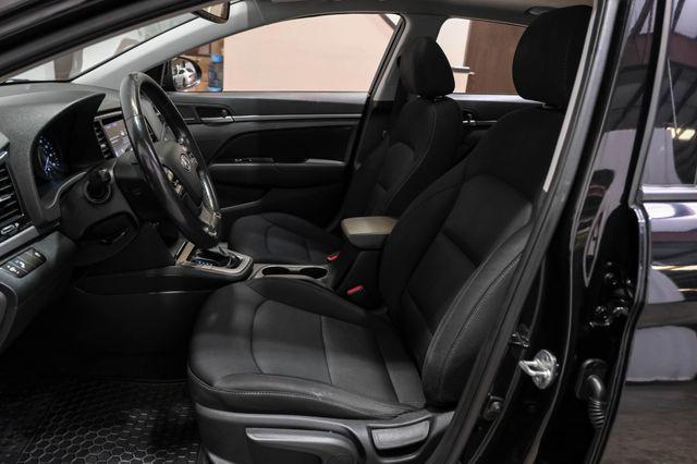 Photo of 2018 Black Hyundai ELANTRA