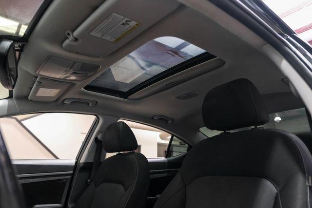Photo of 2018 Black Hyundai ELANTRA