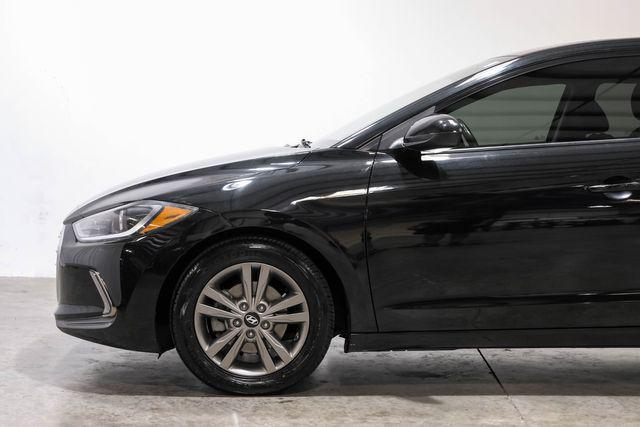 Photo of 2018 Black Hyundai ELANTRA
