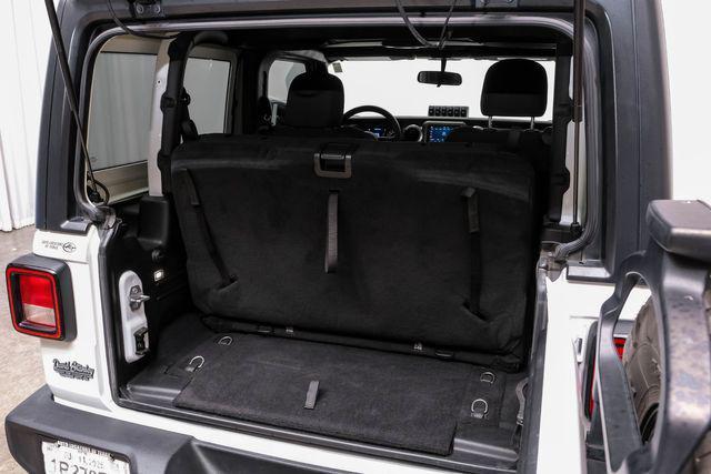 Photo of 2018 White Jeep Wrangler