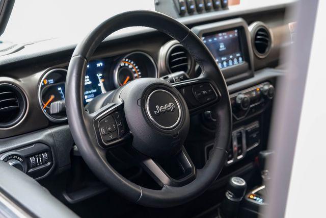 Photo of 2018 White Jeep Wrangler