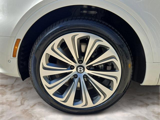 Photo of 2025 Glacier White Bentley Bentayga
