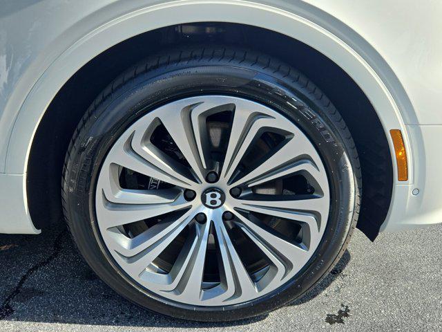 Photo of 2025 Glacier White Bentley Bentayga