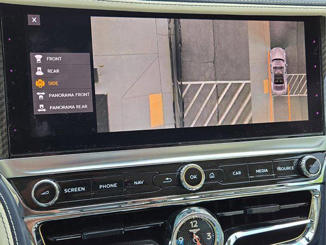 Photo of 2022  Bentley Flying Spur