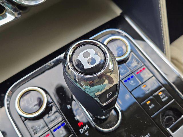 Photo of 2022  Bentley Flying Spur