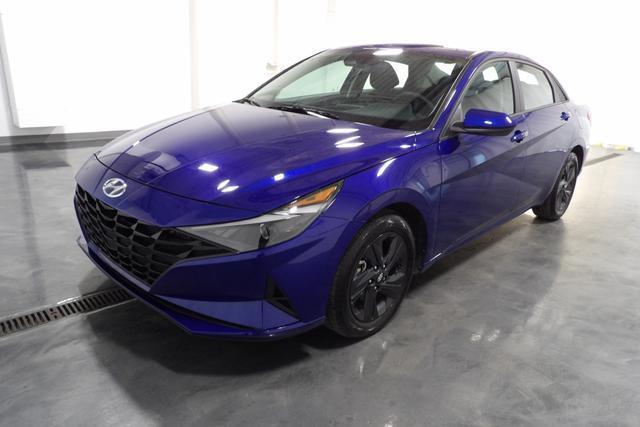 Photo of 2023 Blue Hyundai ELANTRA