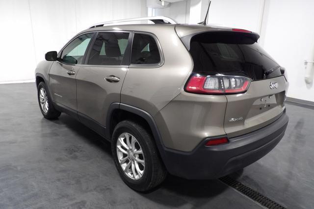 Photo of 2019 Tan Jeep Cherokee