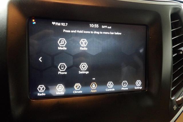 Photo of 2019 Tan Jeep Cherokee