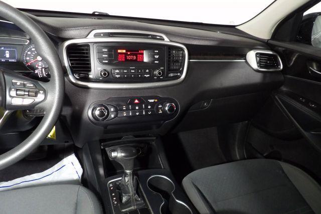 Photo of 2017 Black Kia Sorento