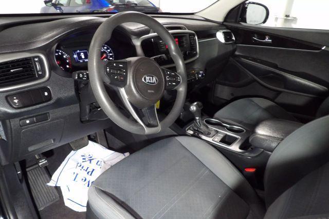 Photo of 2017 Black Kia Sorento
