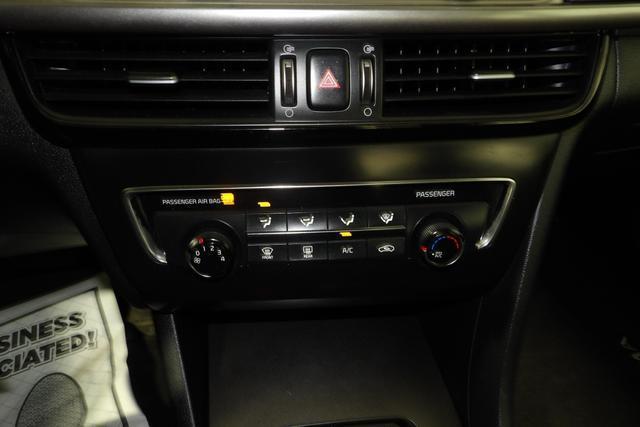 Photo of 2016 White Kia Optima