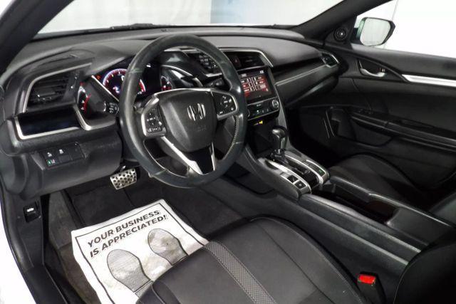 Photo of 2021 White Honda Civic