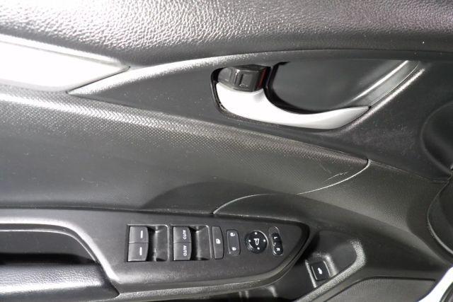 Photo of 2021 White Honda Civic