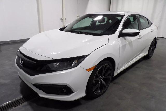 Photo of 2021 White Honda Civic