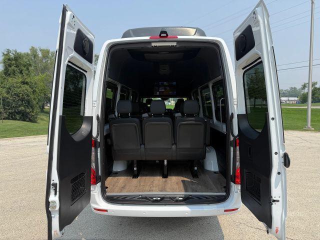 Photo of 2022 White Mercedes-Benz Sprinter 2500