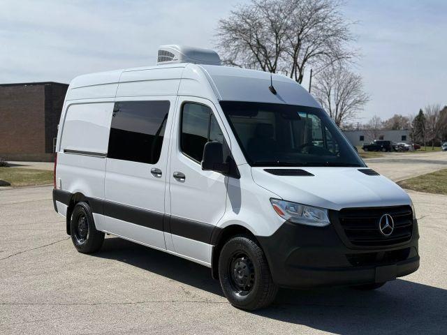 Photo of 2021 White Mercedes-Benz Sprinter 2500