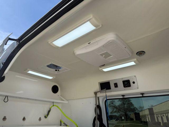 Photo of 2021 White Mercedes-Benz Sprinter 2500