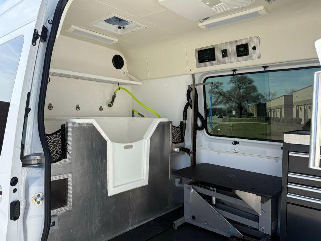 Photo of 2021 White Mercedes-Benz Sprinter 2500