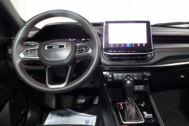 Photo of 2023 Silver Jeep Compass