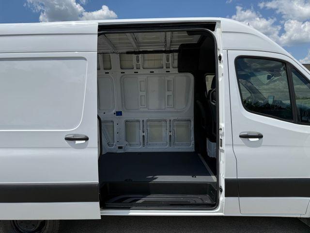 Photo of 2020 White Mercedes-Benz Sprinter 2500