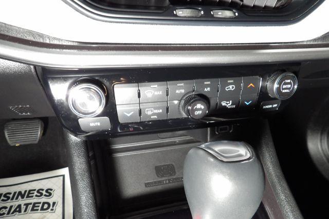 Photo of 2022 Gray Jeep Compass