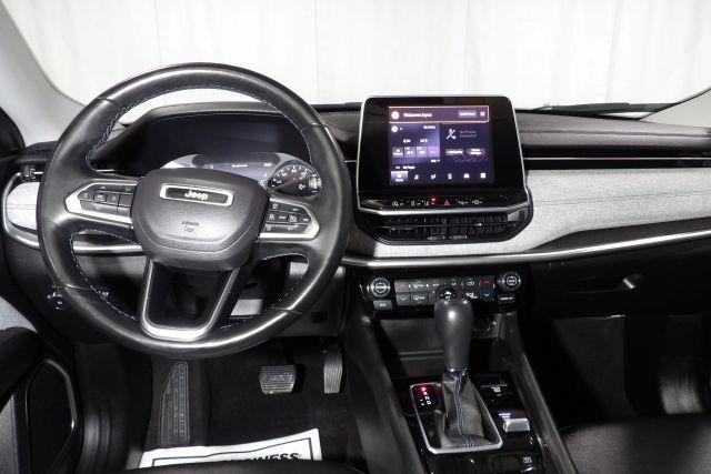 Photo of 2022 Gray Jeep Compass