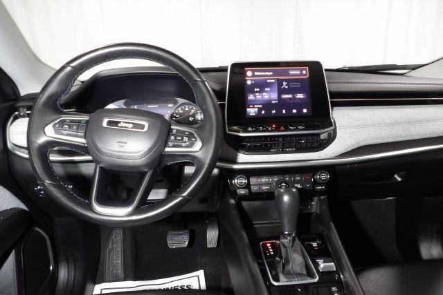 Photo of 2022 Gray Jeep Compass