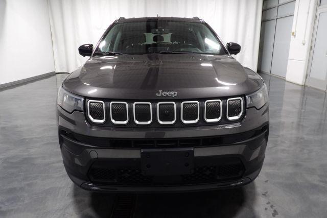 Photo of 2022 Gray Jeep Compass