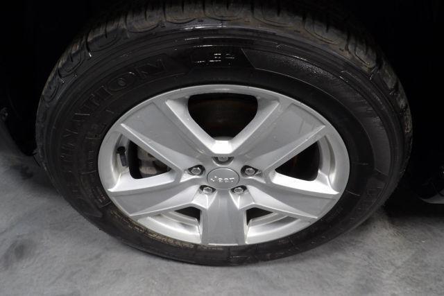 Photo of 2022 Gray Jeep Compass