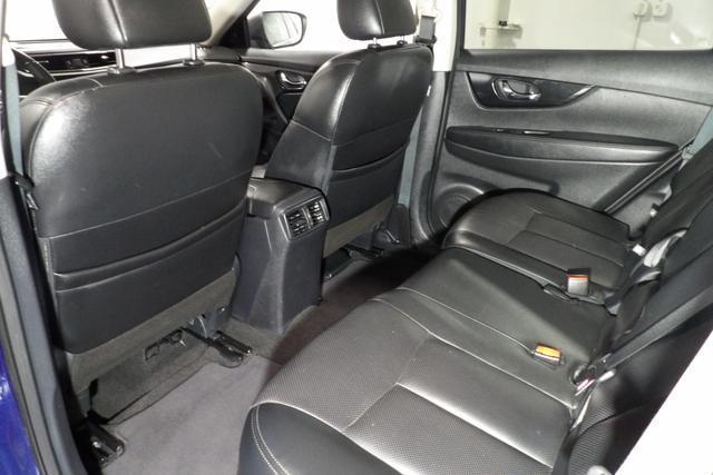 Photo of 2020 Caspian Blue Nissan Rogue