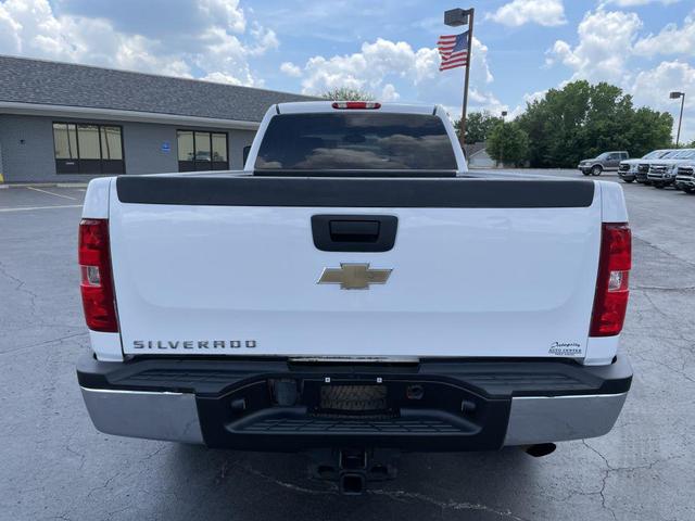 Photo of 2011 WHITE Chevrolet Silverado 3500