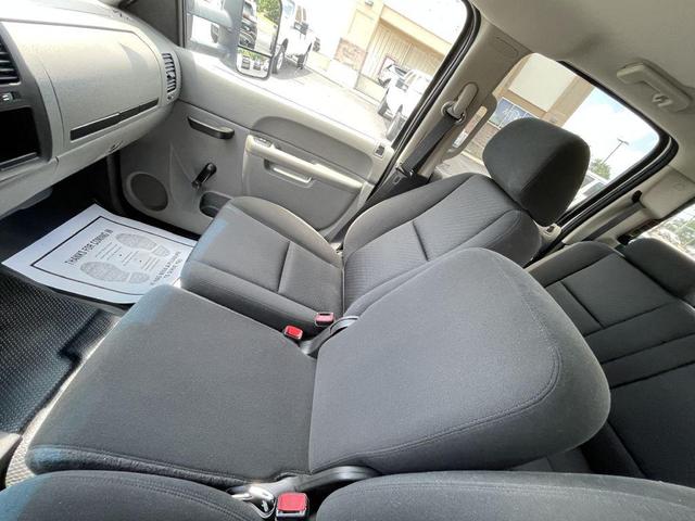 Photo of 2011 WHITE Chevrolet Silverado 3500