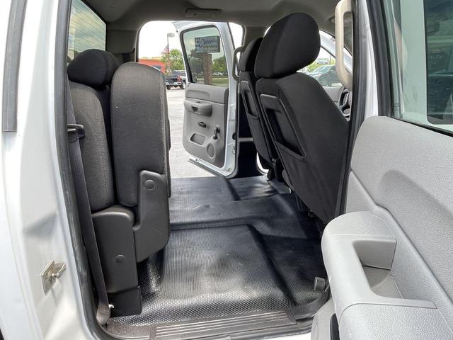 Photo of 2011 WHITE Chevrolet Silverado 3500