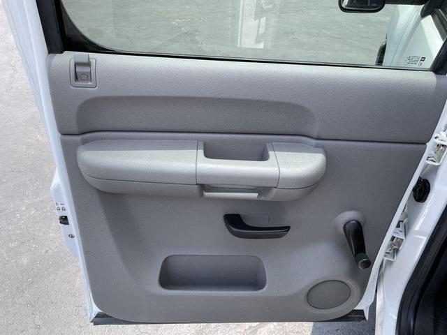 Photo of 2011 WHITE Chevrolet Silverado 3500
