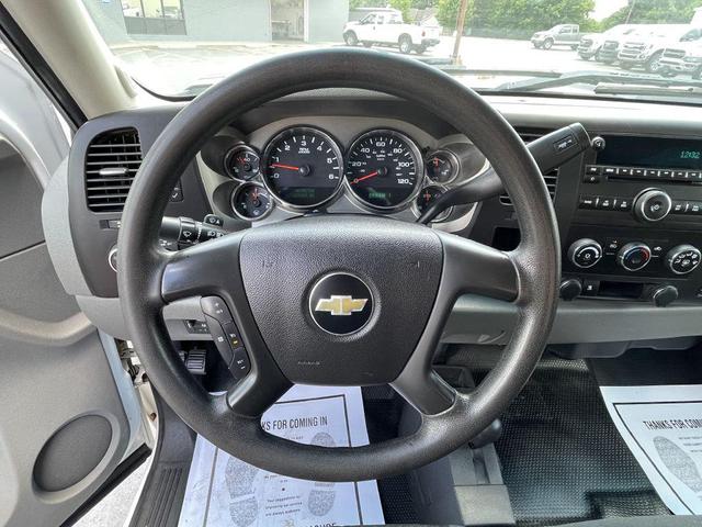Photo of 2011 WHITE Chevrolet Silverado 3500